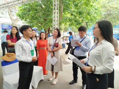 RỘN RÀNG KHÔNG KHÍ NGÀY HỘI KHỞI NGHIỆP QUỐC GIA – CĐKT SẴN SÀNG BƯỚC VÀO VÒNG CHUNG KẾT CUỘC THI