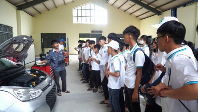 KTCC tổ chức đón tiếp Đoàn học sinh và giáo viên Trường THCS Thực hành sư phạm Lý Tự Trọng tham quan và trải nghiệm các ngành nghề đào tạo của Trường