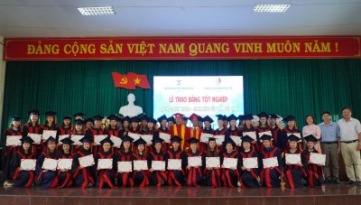 Lễ trao bằng tốt nghiệp cho sinh viên trình độ đại học đào tạo liên thông VLVH, năm học 2023-2024