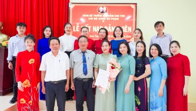Lễ kết nạp đảng viên cho sinh viên ưu tú