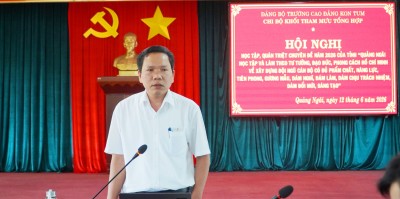Chi bộ Khối tham mưu tổng hợp tổ chức Hội nghị học tập, quán triệt Chuyên đề năm 2026 của tỉnh Quảng Ngãi
