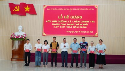 Lễ Bế giảng và trao Giấy chứng nhận hoàn thành chương trình bồi dưỡng lý luận chính trị dành cho đảng viên mới