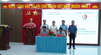 Phó Chủ tịch Thường trực UBND tỉnh Y Ngọc dự khai giảng lớp đào tạo nghề cho người lao động tại xã Sơn Tây Thượng